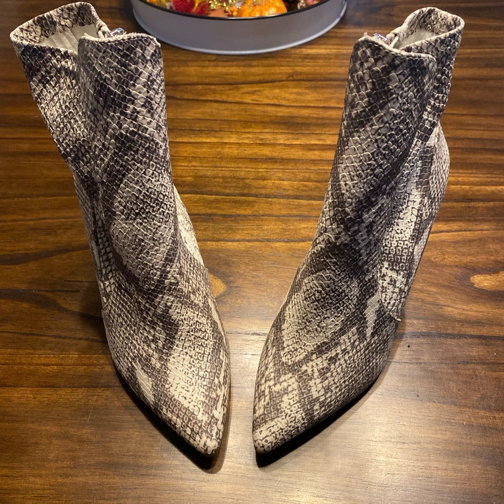 Snake print ankle boots. Size 6.